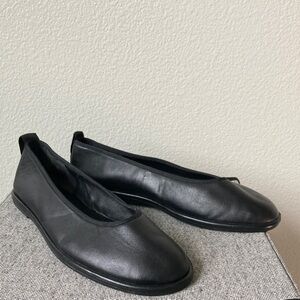 Vince Sofia Leather Ballet Flats round Toe Slip Ons Minimalist sz 9M EUR 40